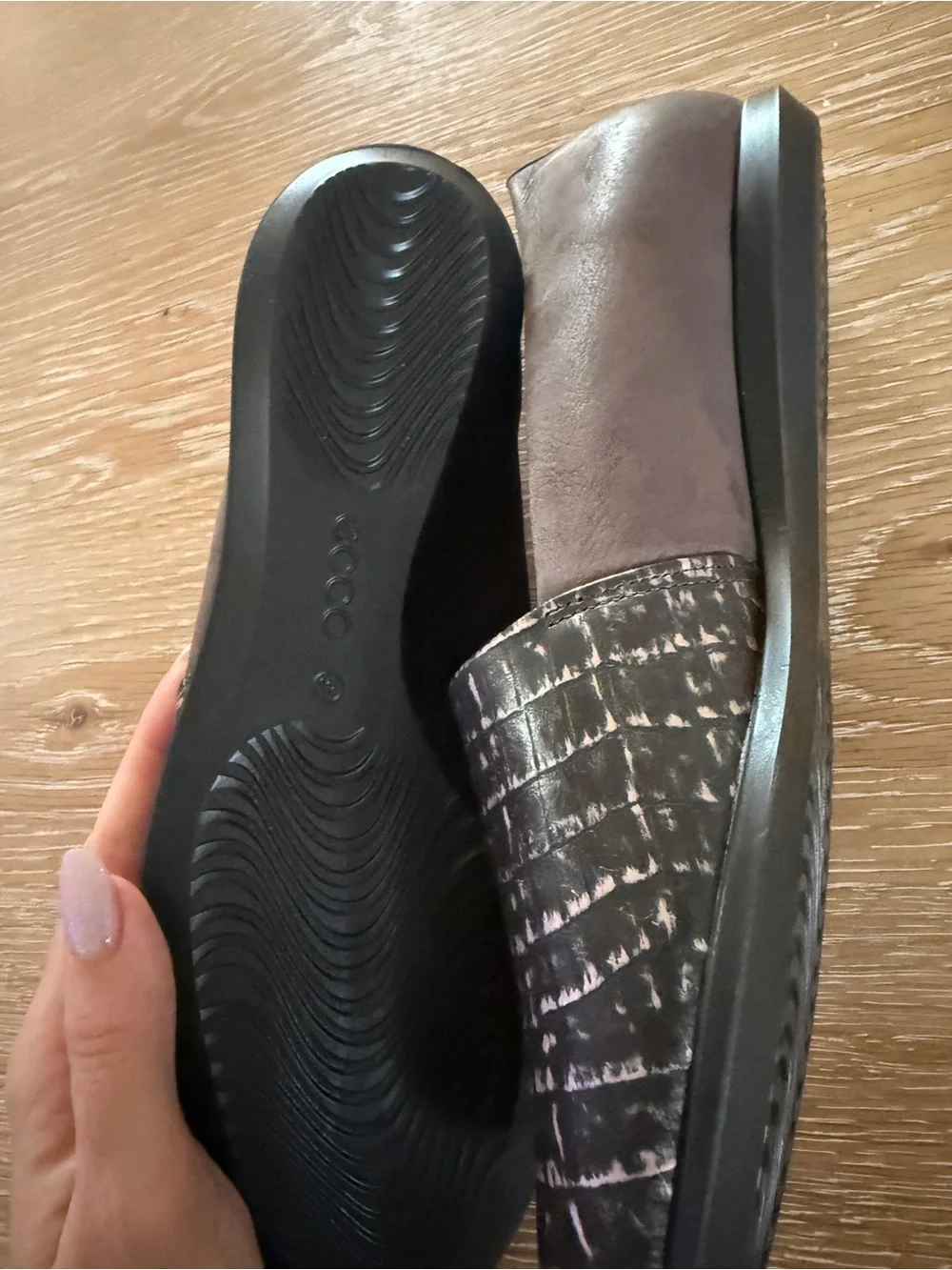 Ecco stylish slip